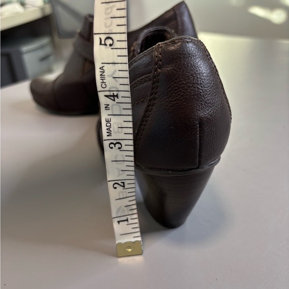 BARETRAPS ANKLE BOOTS brown woman’s size 7 - Picture 8 of 11